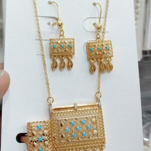 China gold plated locket set