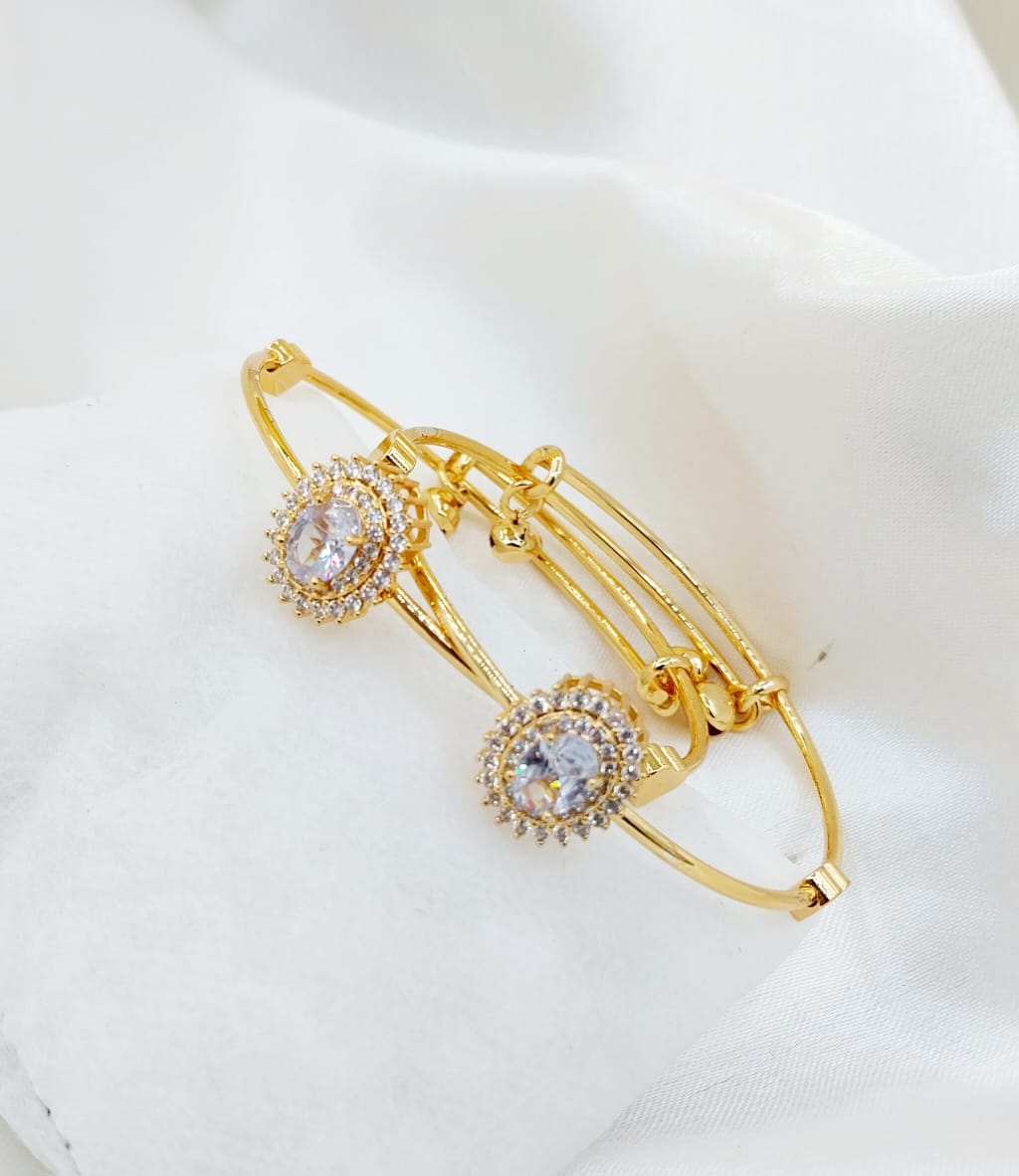 China gold plated two piece bangle set - Image 4