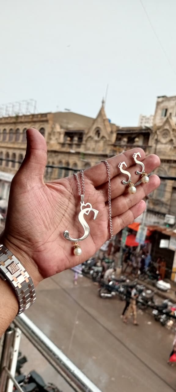 *Initials Pendant/Locket with Earrings* ▪️ - Image 2