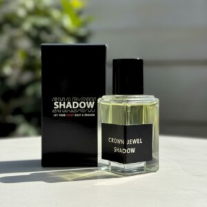 A rich blend of plum, grapefruit, hazelnut, honey, and cedar, grounded with amberwood, patchouli, and vetiver, evoking charm and confidence. ML: 30ml