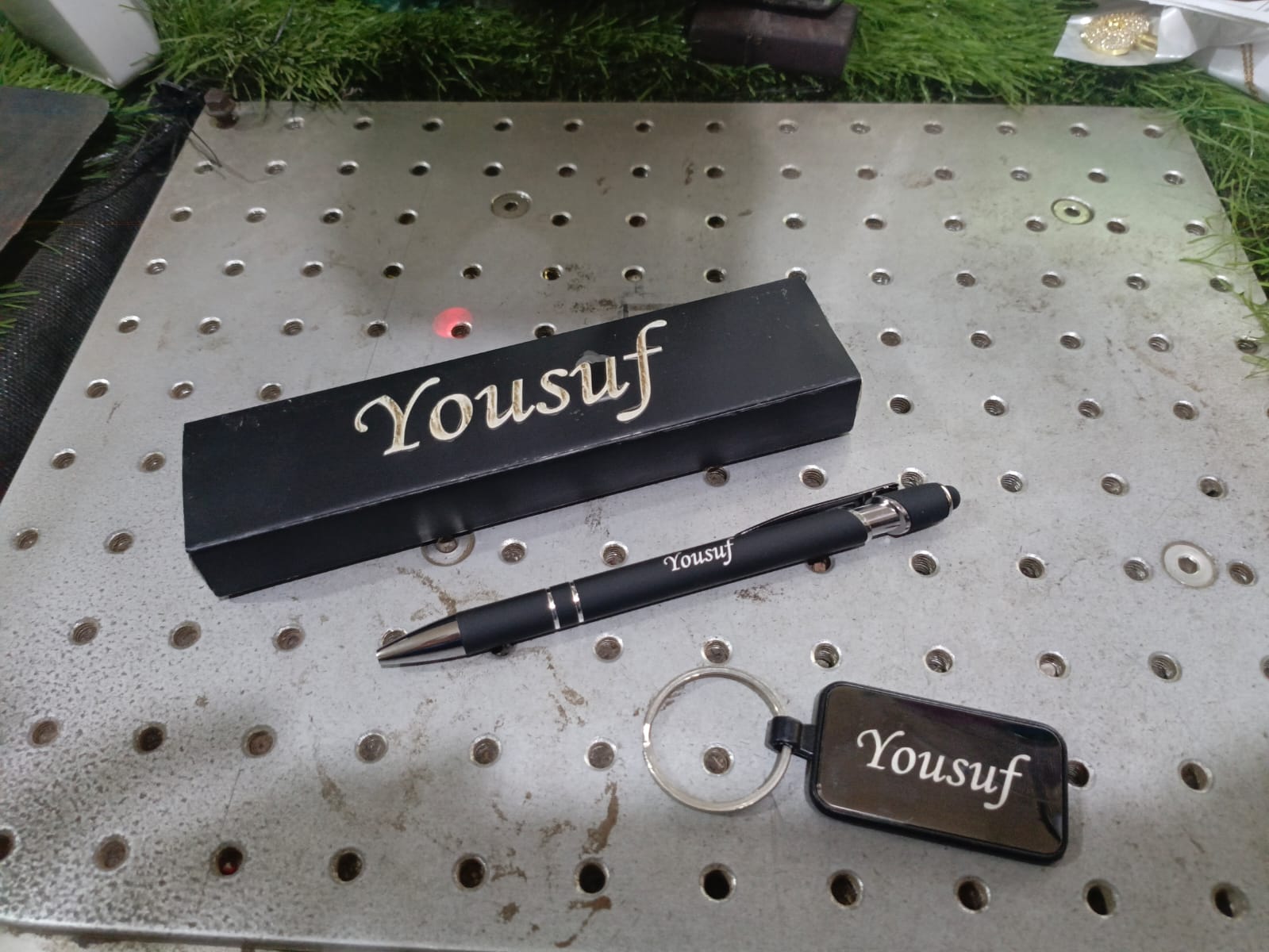 *Customized Pen n Keychain in A Customized Box*