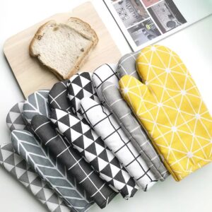 Heat Resistant Microwave & Oven Gloves Pair