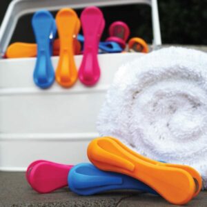 HEGS Heavy-Duty Clothespins with Hooks – 18 Pack