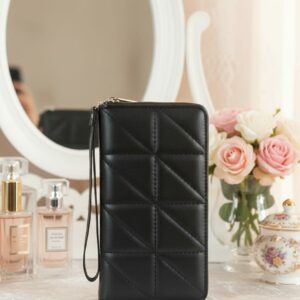 Forever Young Spacious Top Zipper Ladies Hand Clutch
