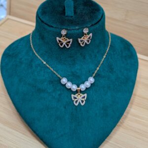 Women’s Jewelry Set – Locket& Earrings