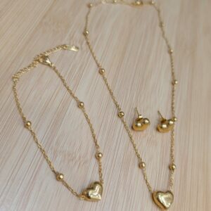 Women’s Jewelry Set – Locket, Tops & Bracelet