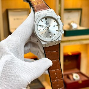 Men’s Quartz Watch – Rubber Strap, Date Display, Premium