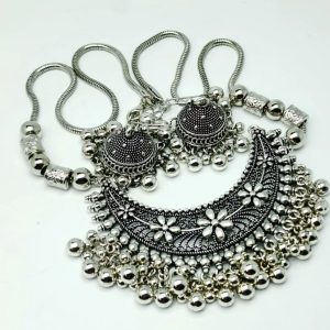 Women’s Elegant Jewellery Set – Necklace & Earrings