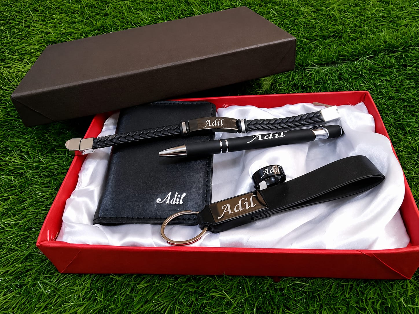 A Premium Personalized Gift Set for Modern Gentlemen